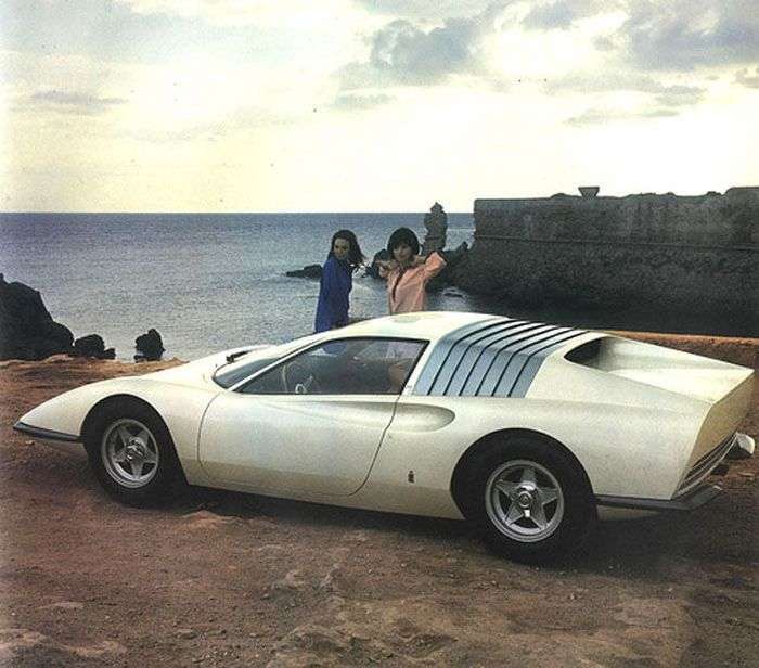 Величезна колекція концептуальних автомобілів 70х років (80 фото)