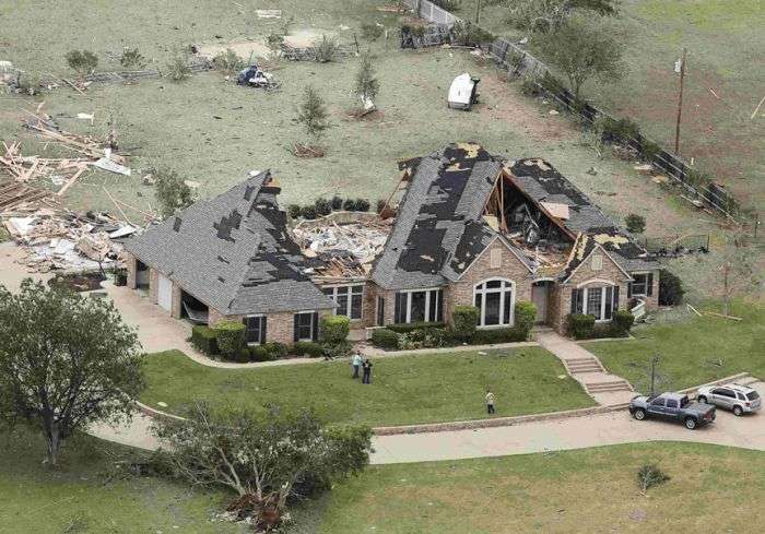 Наслідки потужного торнадо в Оклахомі, США. Вид зверху (24 фото)