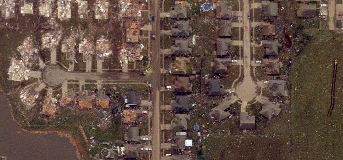Наслідки торнадо в Оклахомі в стилі до і після (34 фото)