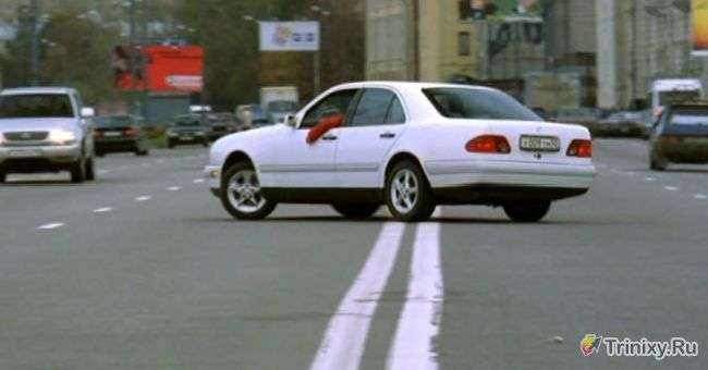 На яких автомобілях їздили злочинці у фільмі Бумер (14 фото)