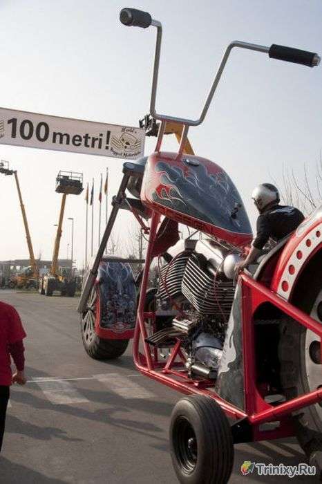 Величезний мотоцикл з 5.7-літровим двигуном (38 фото)