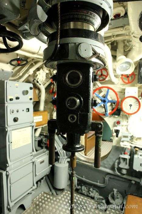 Фотоекскурсія по підводному човні U-995 (44 фото)