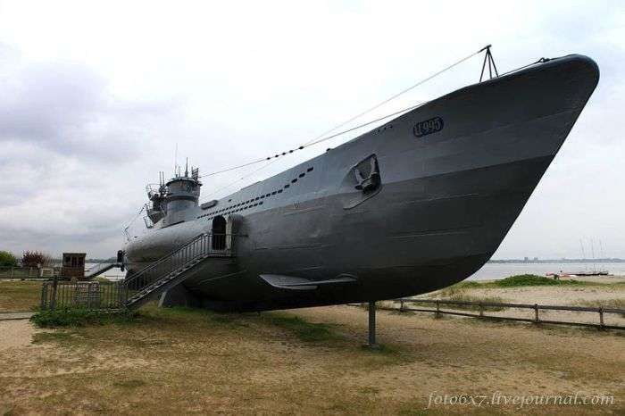 Фотоекскурсія по підводному човні U-995 (44 фото)