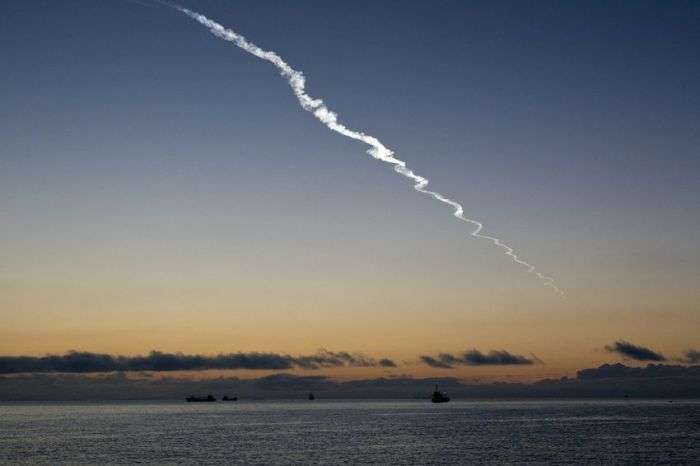 Метеорит над Владивостоком виявився частиною ракети Зеніт (7 фото + відео)