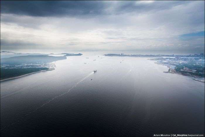 Підйом на найбільший в світі вантовий міст на острів Російський (28 фото)