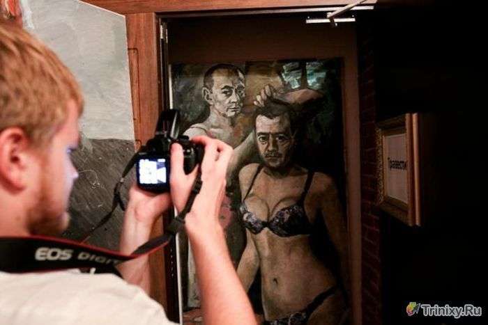 Поліція закрила музей з-за картини Путіна і Медведєва (3 фото)