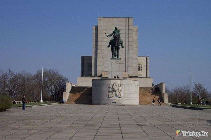 Памятники невідомому солдату в різних країнах світу (37 фото)