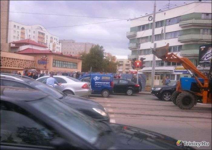 Дурна дівчина за кермом Мерседеса (7 фото)