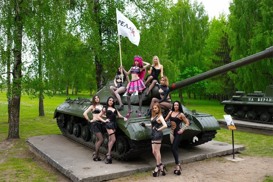 Стриптизерши из Гродно поздравили жителей города с Днем Независимости Всячина
