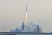 Ракета New Glenn компанії Blue Origin приземлилася після того, як доставила супутник на неправильну орбіту