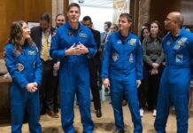 Астронавти «Артеміда-2» зіткнулися з маренням про фальсифікацію польотів на Місяць
